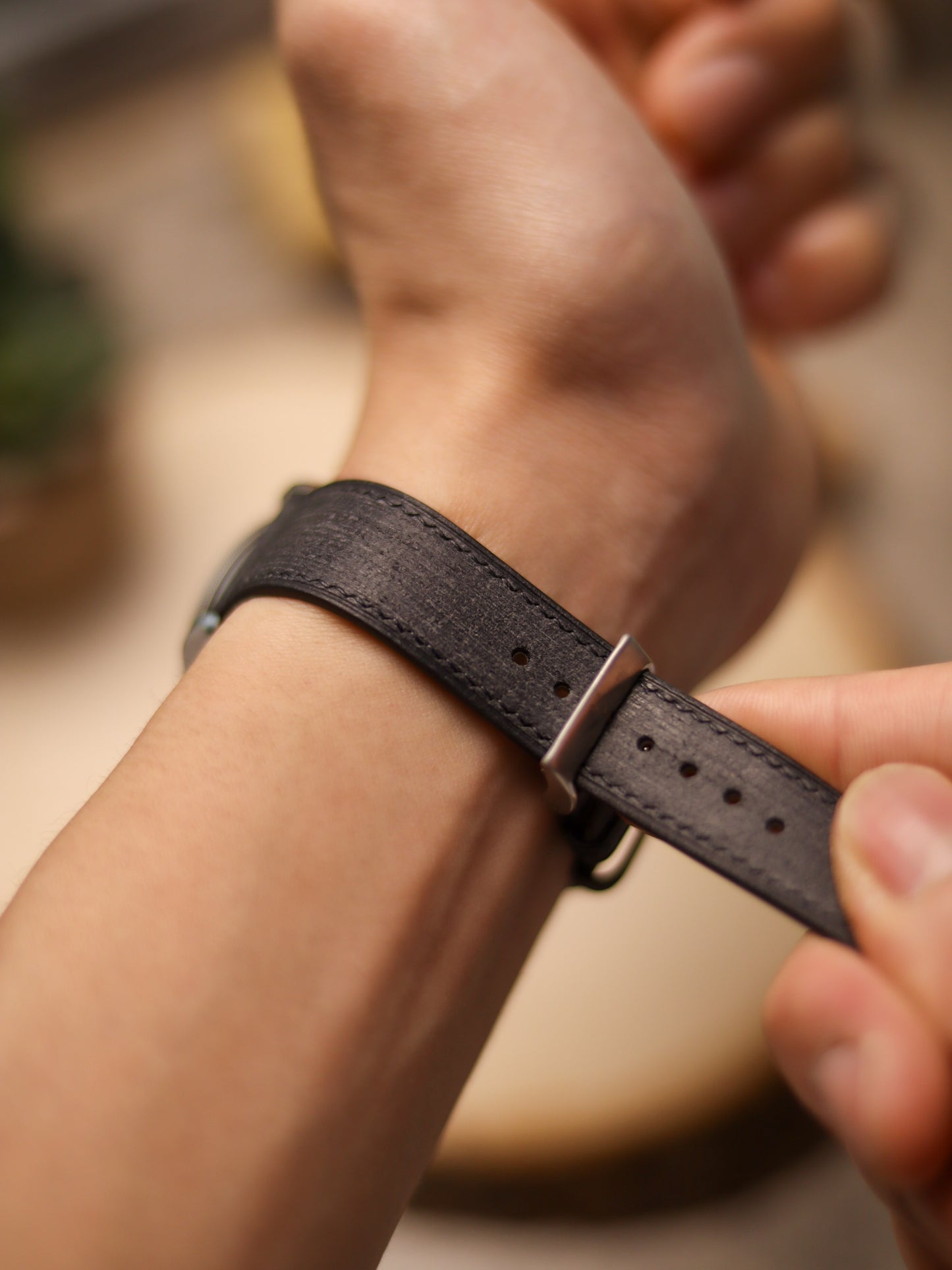 Charcoal Black Babele Lean Strap