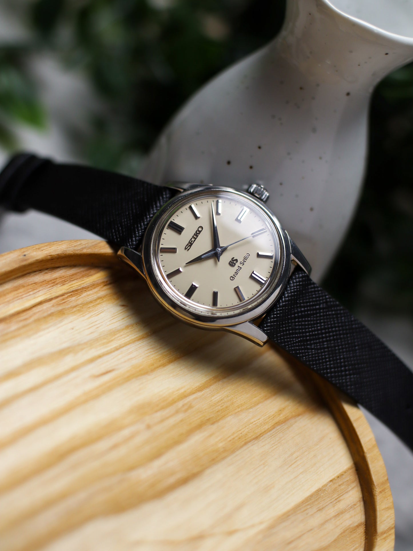 Classic Black Saffiano Stitchless Strap