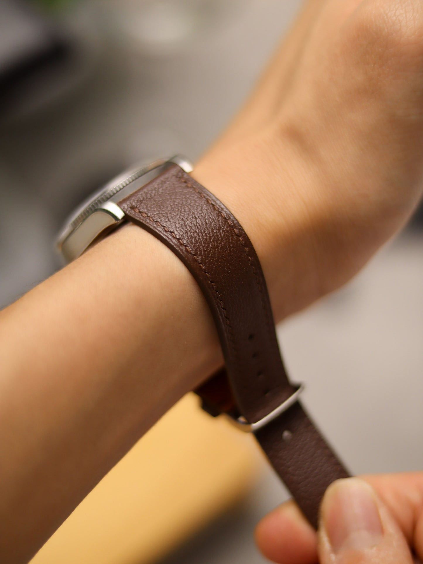 Dark Brown Chèvre Lean Strap