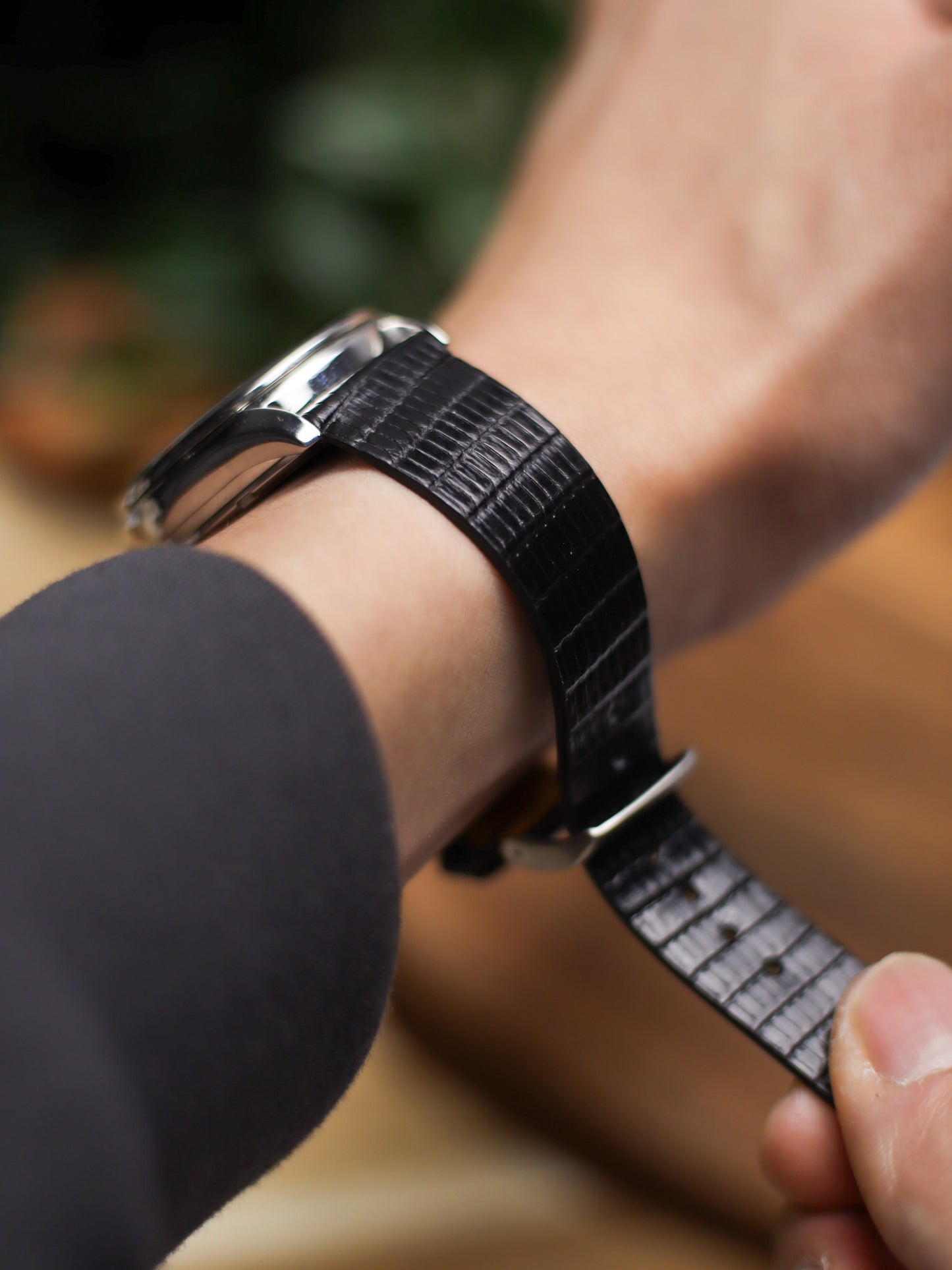 Ink Black Lizard Stitchless Strap