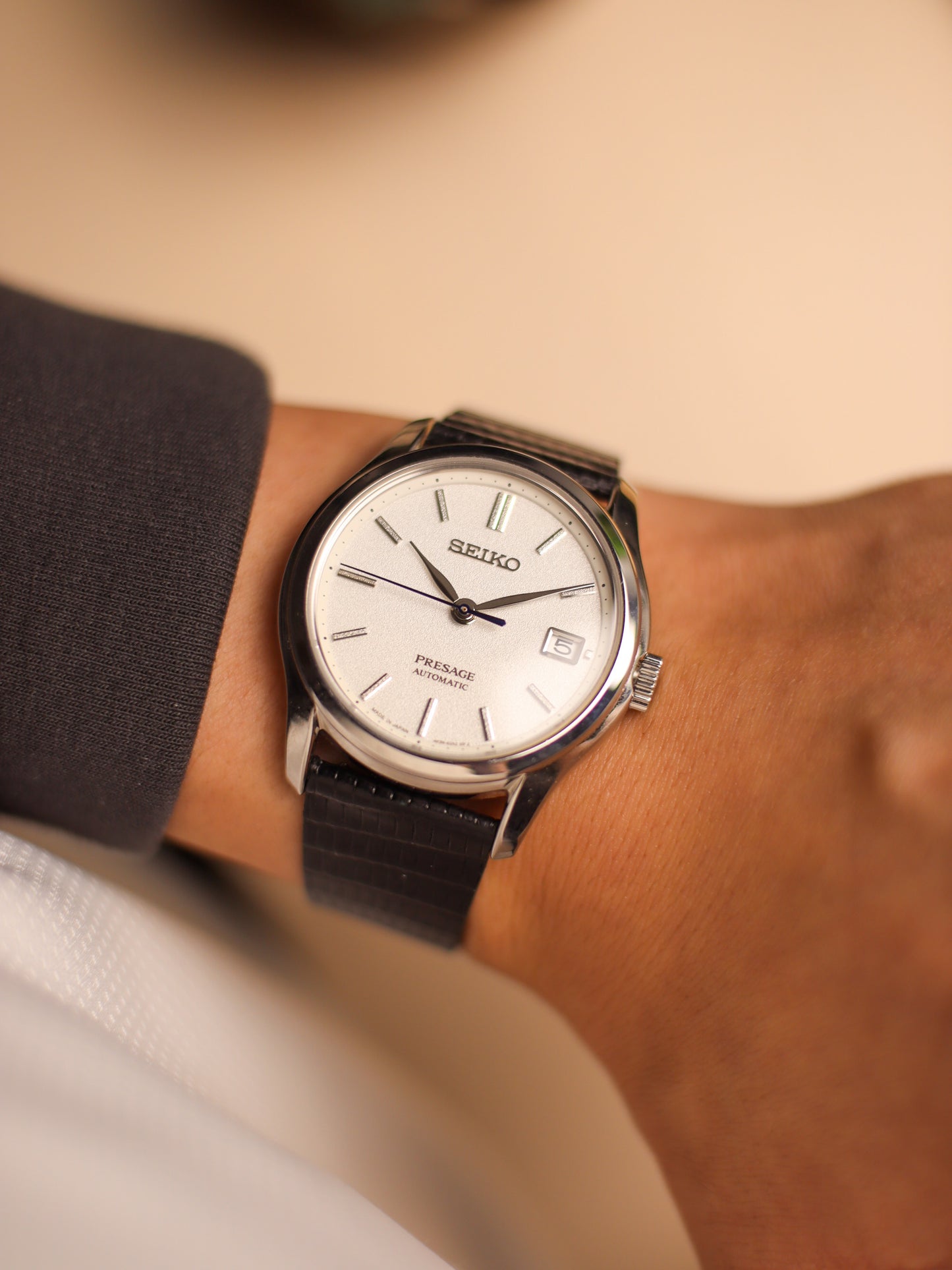 Ink Black Lizard Stitchless Strap