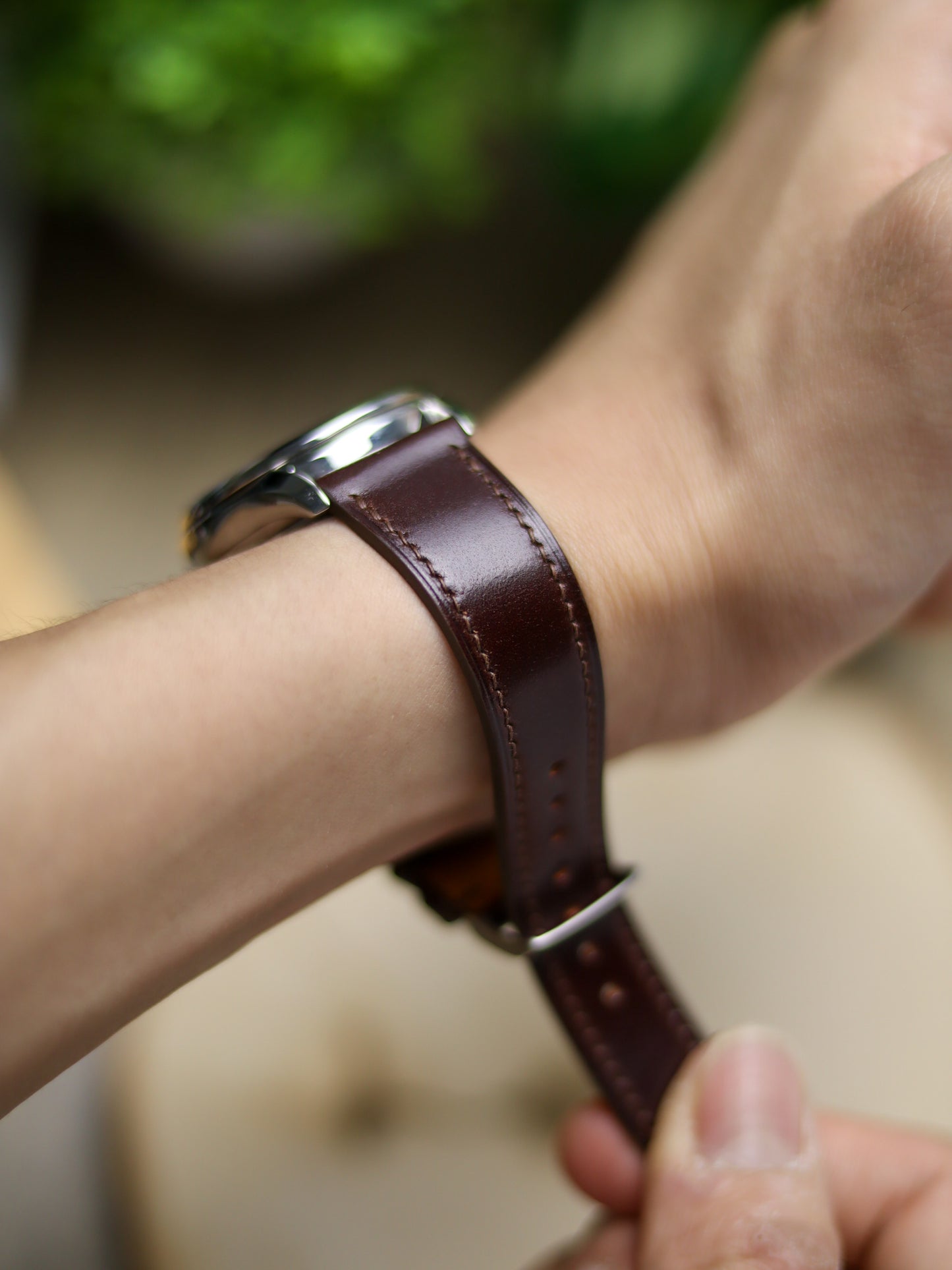 Mahogany Shell Cordovan Lean Strap