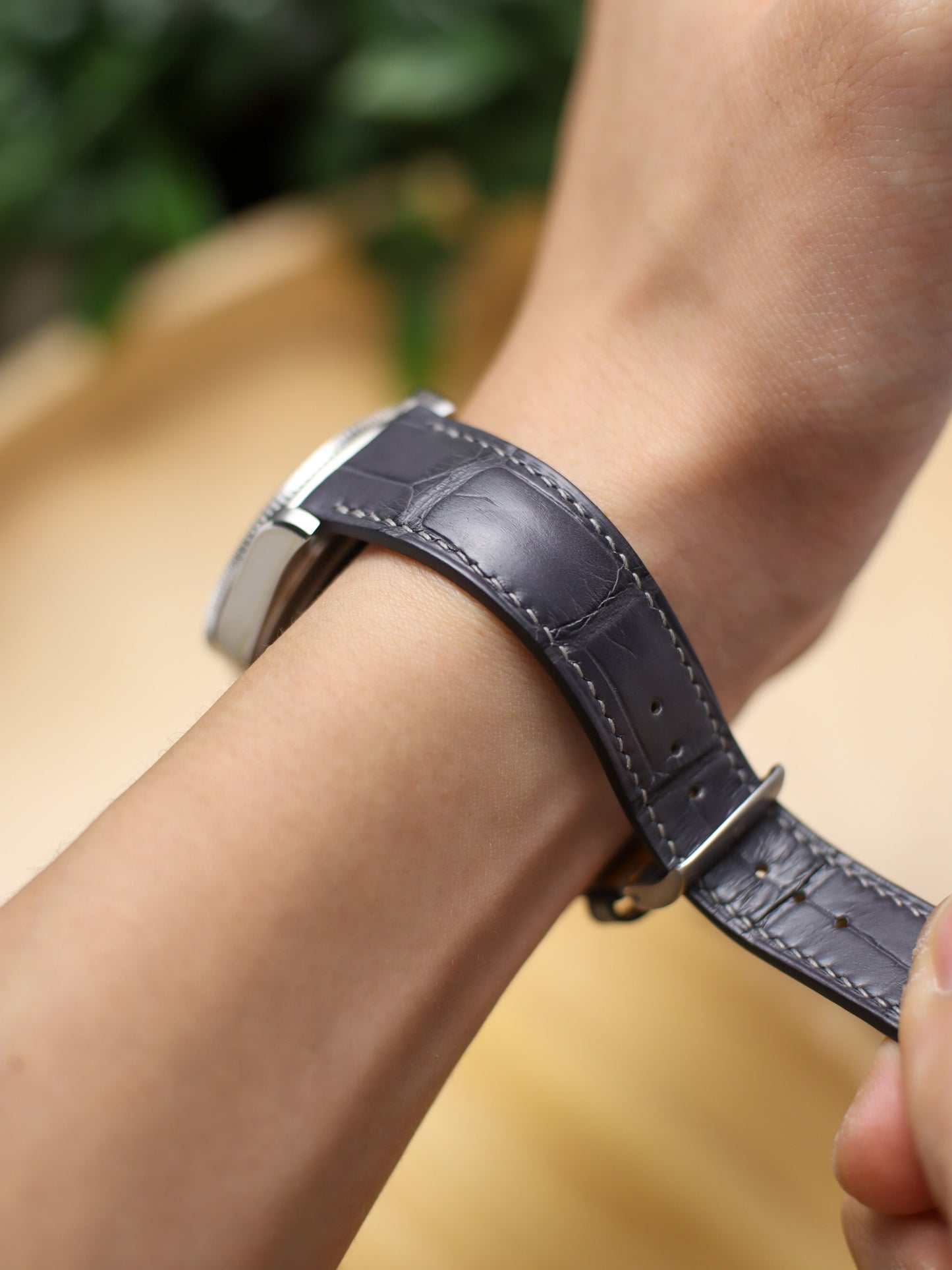 Matte Storm Grey Alligator Hallmark Strap