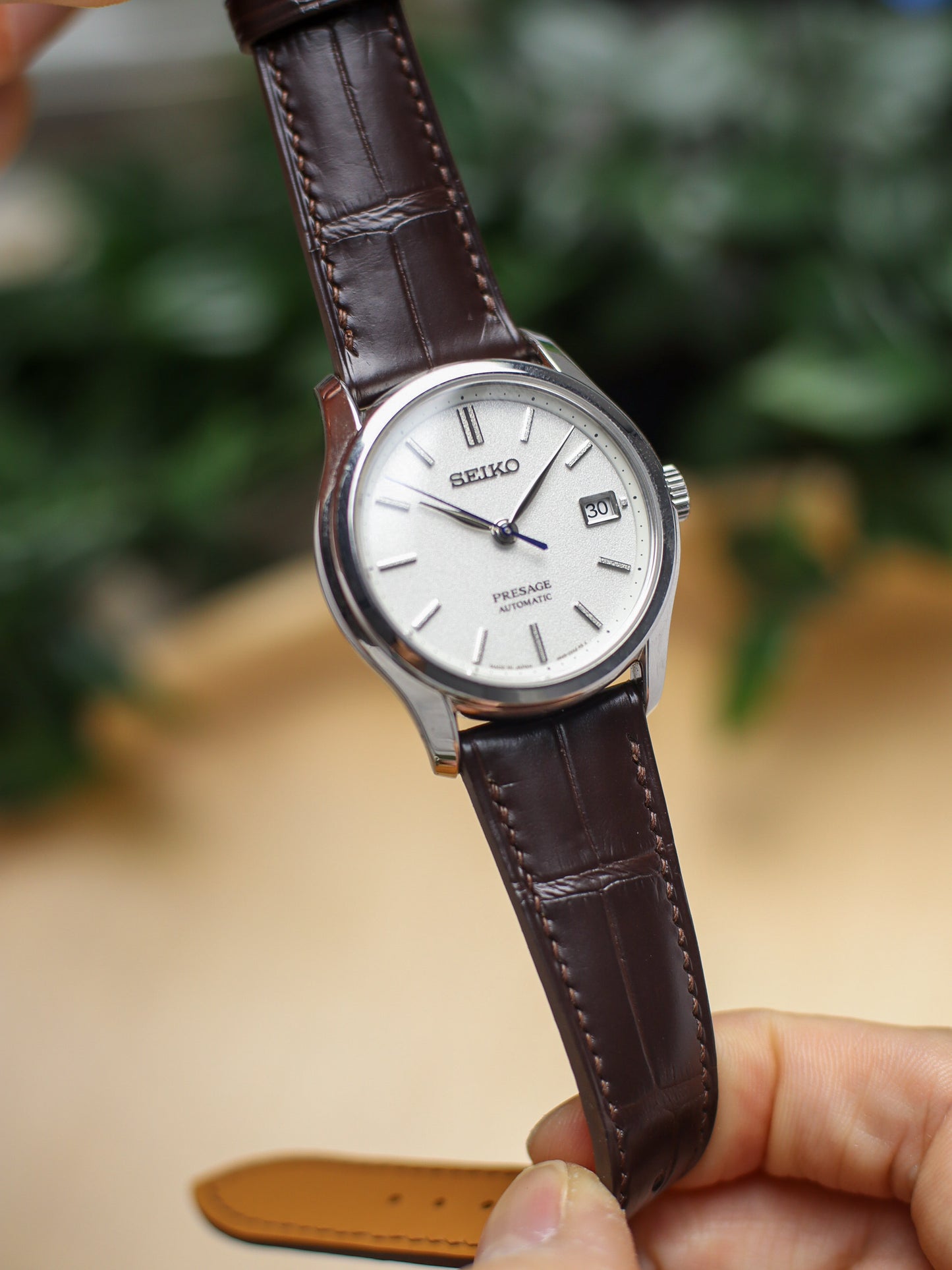 Matte Dark Brown Alligator Hallmark Strap