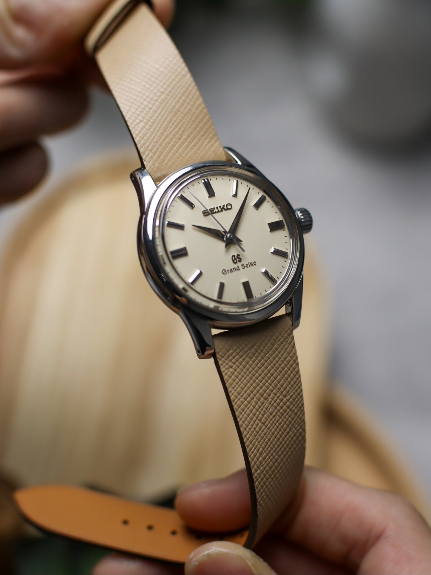 Oatmeal Cream Saffiano Stitchless Strap