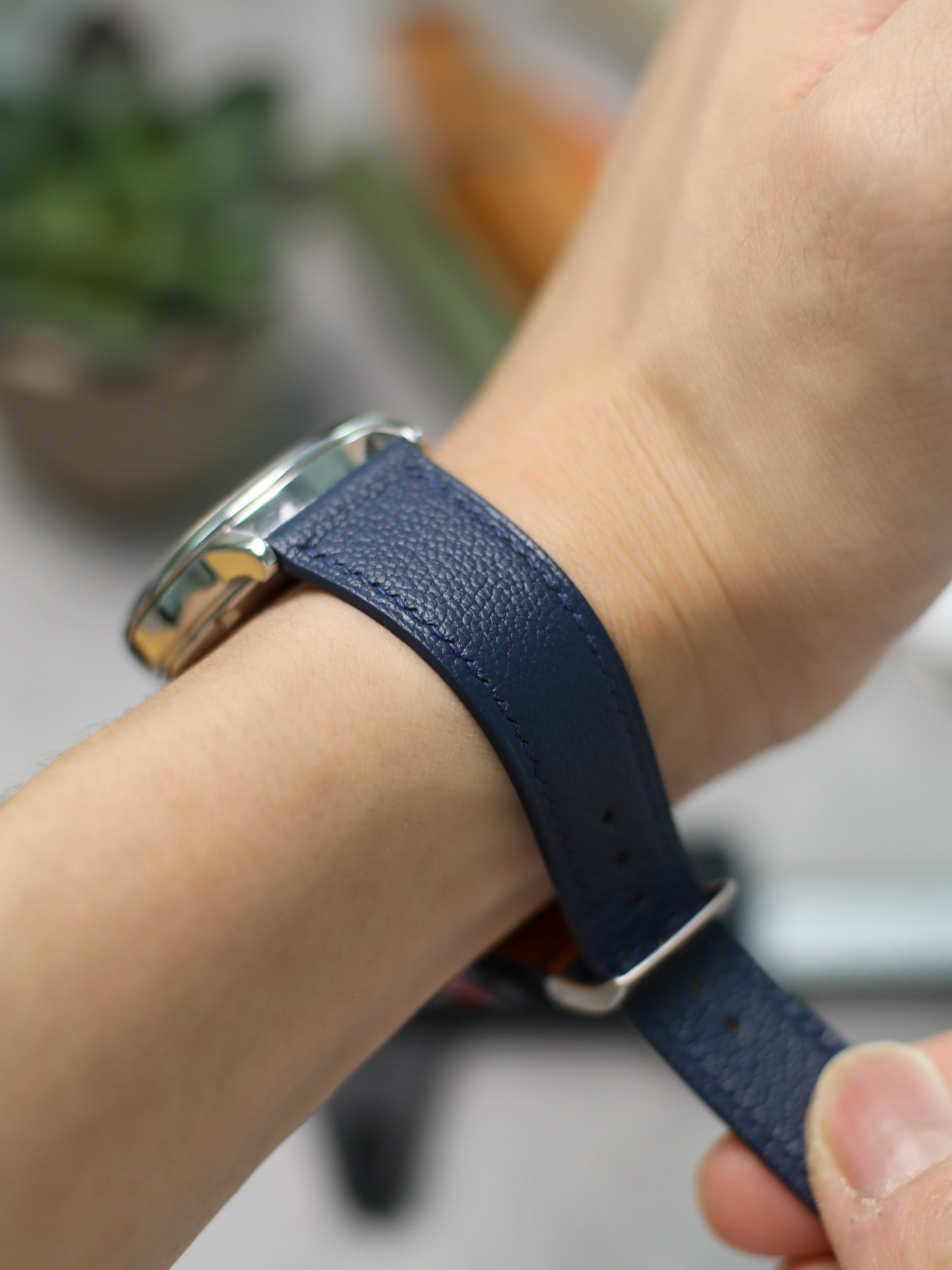 Navy Blue Chèvre Lean Strap