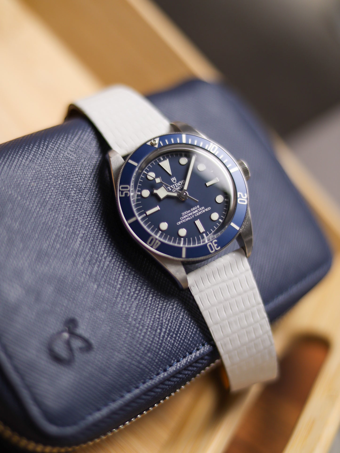 Pearl White Lizard Stitchless Strap