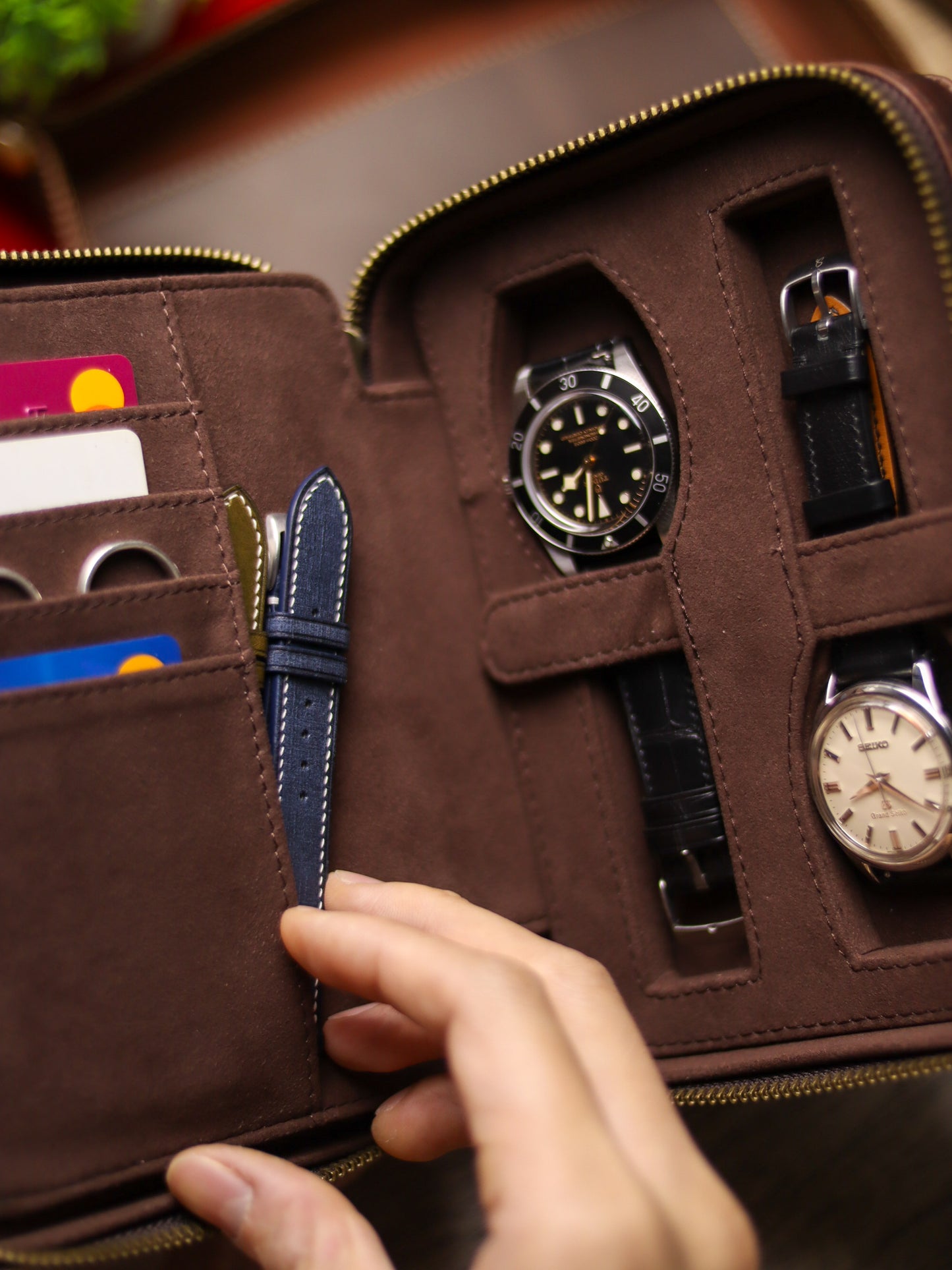 Dark Brown Crazy Horse Travel Album