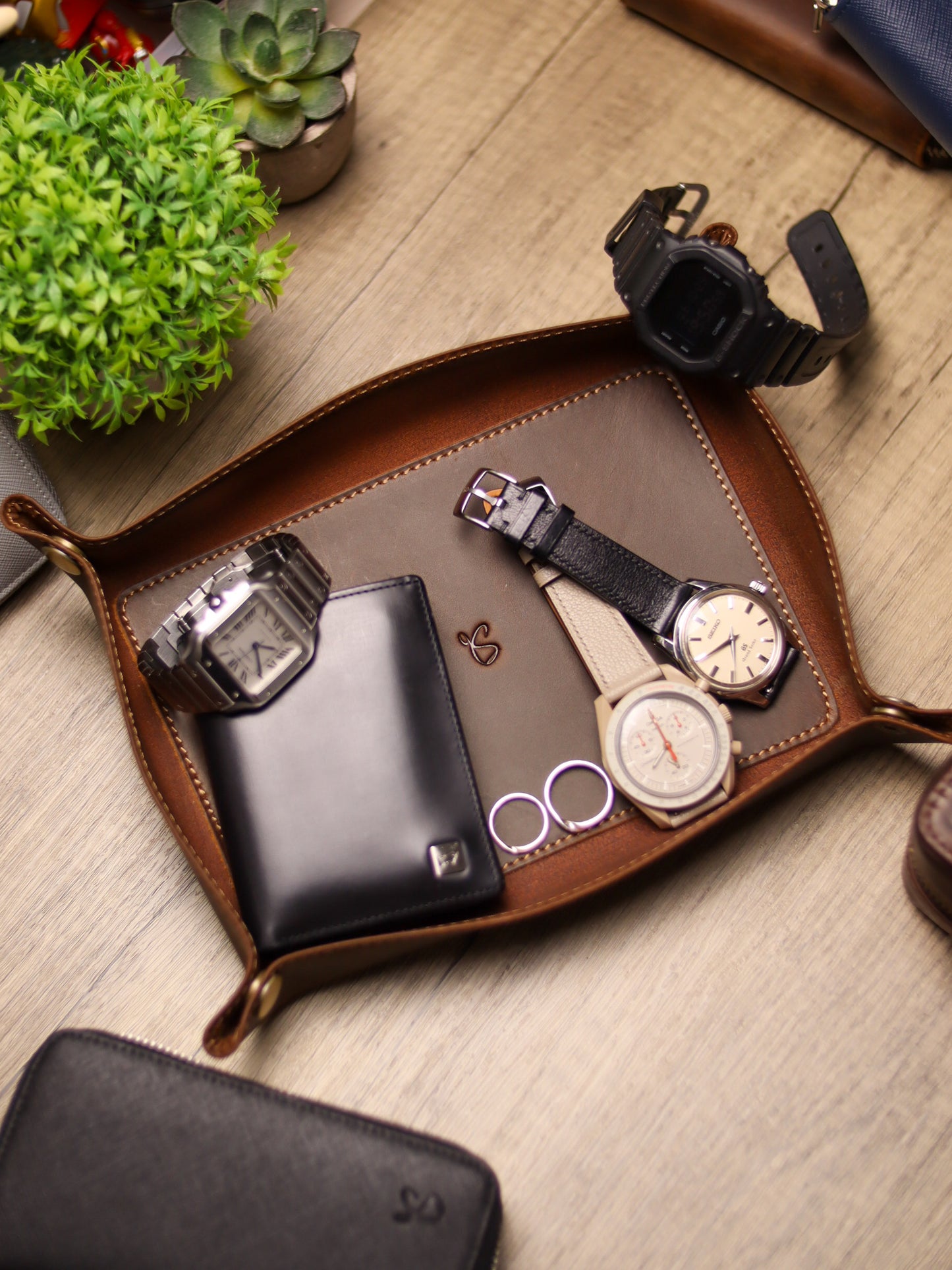 Dark Brown Crazy Horse Natural Fold Valet Tray